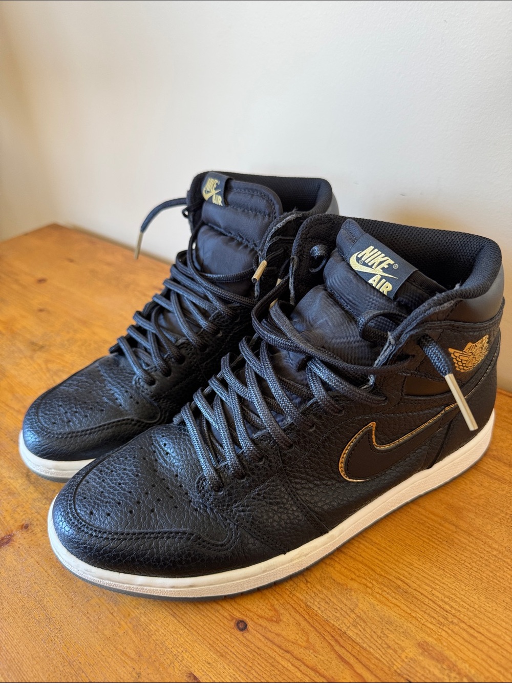 Nike Air Jordan 1 Retro High OG "City of Flight"